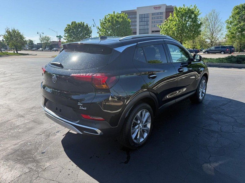 Buick Encore GX Vehicle Full-screen Gallery Image 07