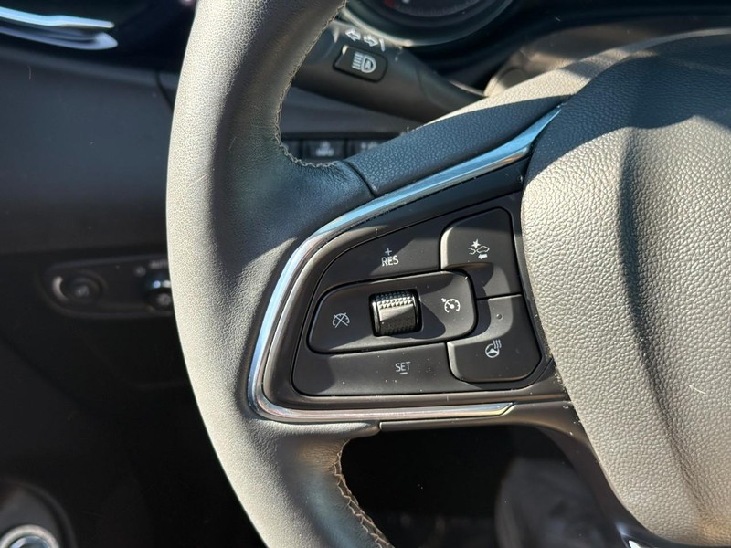 Buick Encore GX Vehicle Full-screen Gallery Image 20
