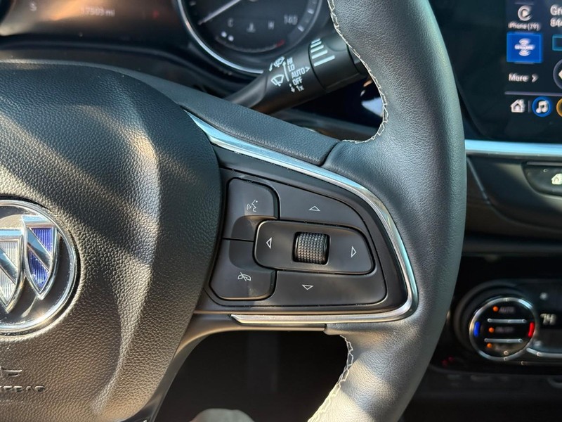 Buick Encore GX Vehicle Full-screen Gallery Image 21