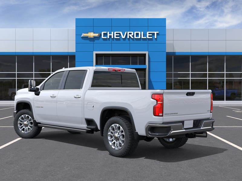 Chevrolet Silverado 2500HD Vehicle Full-screen Gallery Image 3