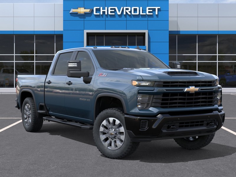 Chevrolet Silverado 2500HD Vehicle Full-screen Gallery Image 7