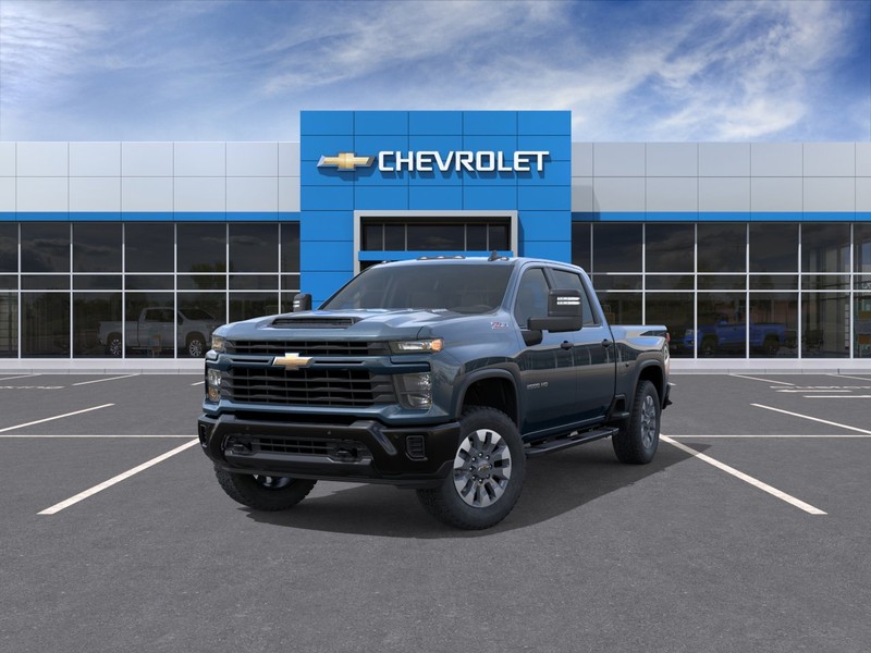 Chevrolet Silverado 2500HD Vehicle Full-screen Gallery Image 8