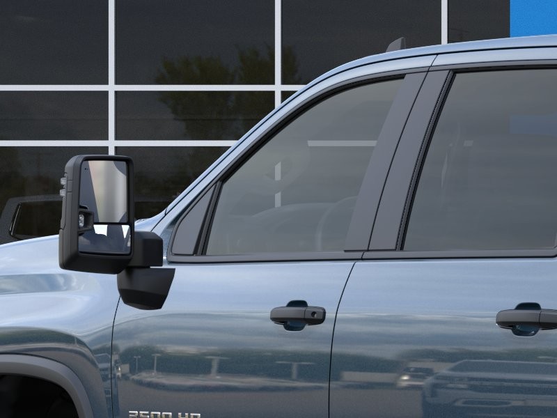 Chevrolet Silverado 2500HD Vehicle Full-screen Gallery Image 12