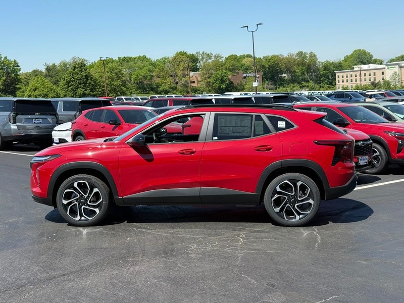 Chevrolet Trax Vehicle Full-screen Gallery Image 2