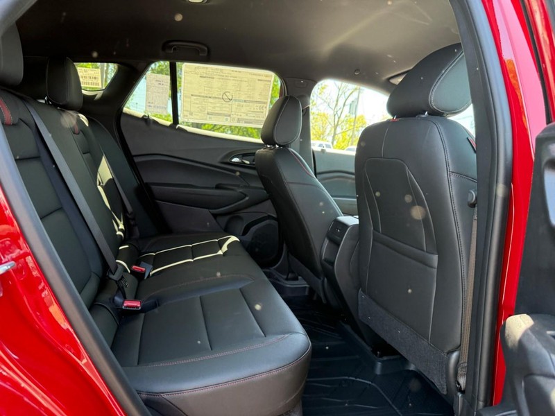Chevrolet Trax Vehicle Full-screen Gallery Image 5