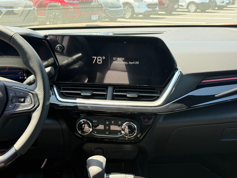 Chevrolet Trax Vehicle Full-screen Gallery Image 8