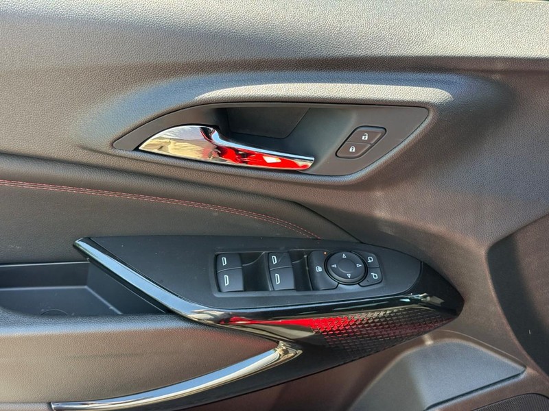 Chevrolet Trax Vehicle Full-screen Gallery Image 10