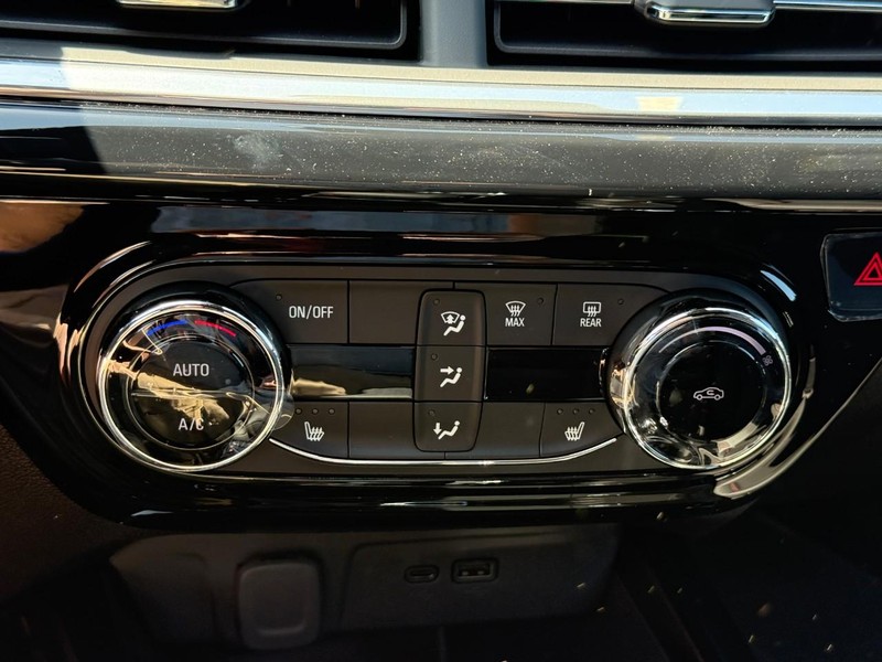 Chevrolet Trax Vehicle Full-screen Gallery Image 16