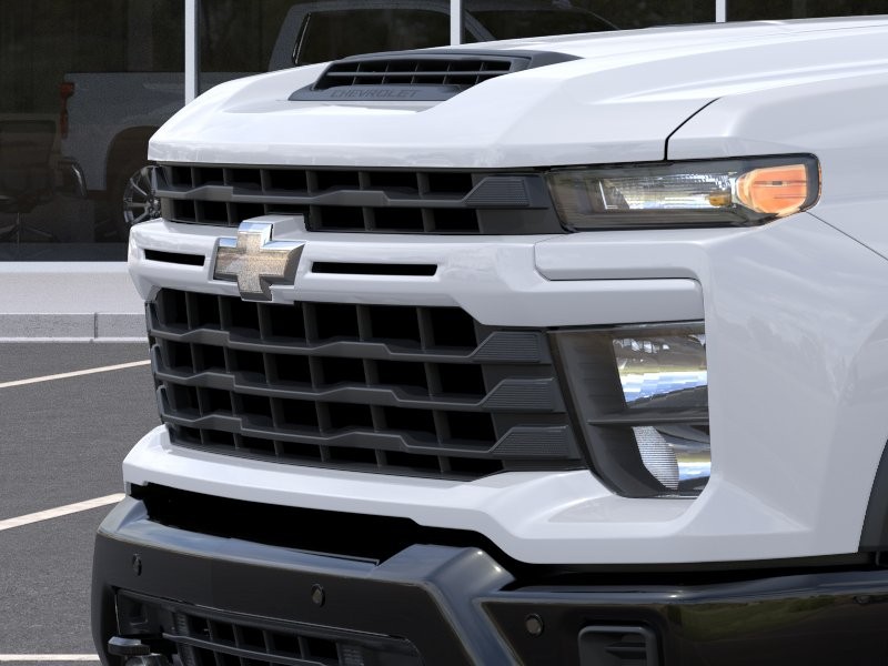 Chevrolet Silverado 2500HD Vehicle Full-screen Gallery Image 13