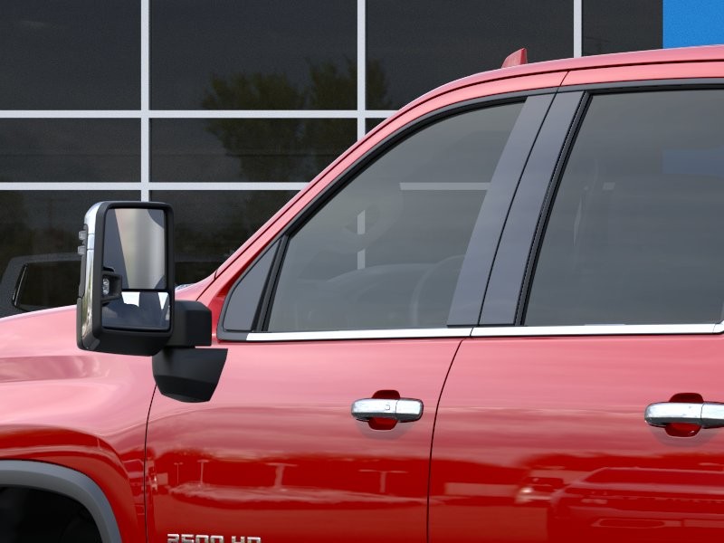 Chevrolet Silverado 2500HD Vehicle Full-screen Gallery Image 12