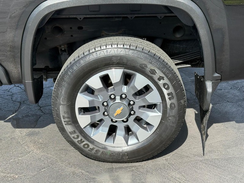 Chevrolet Silverado 2500HD Vehicle Full-screen Gallery Image 4