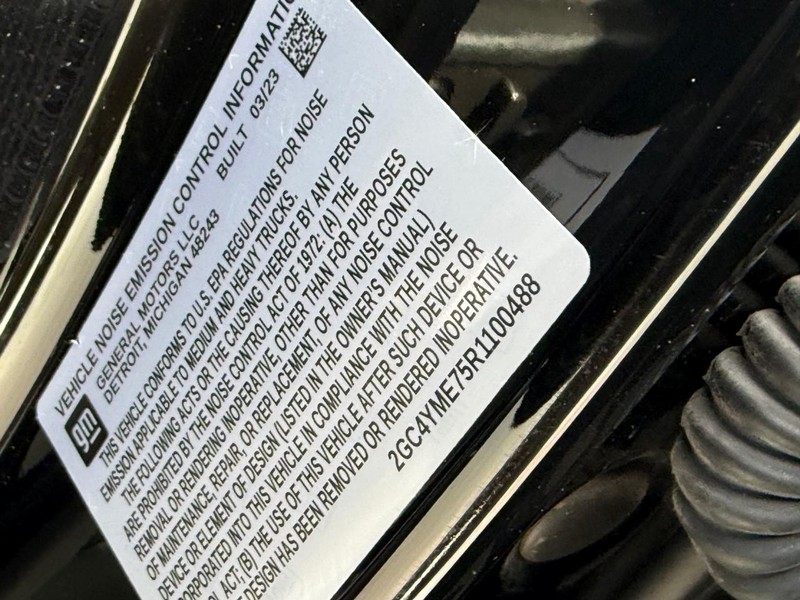 Chevrolet Silverado 2500HD Vehicle Full-screen Gallery Image 21