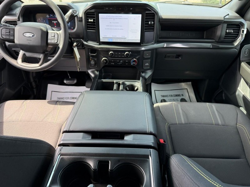 Ford F-150 Vehicle Full-screen Gallery Image 11