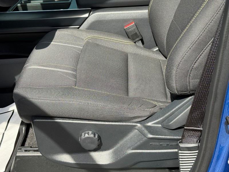 Ford F-150 Vehicle Full-screen Gallery Image 17