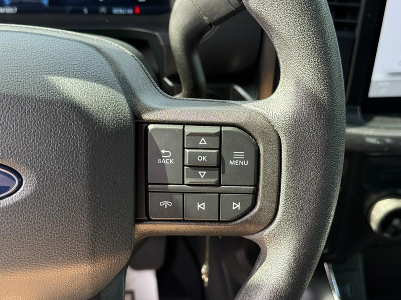 Ford F-150 Vehicle Full-screen Gallery Image 20