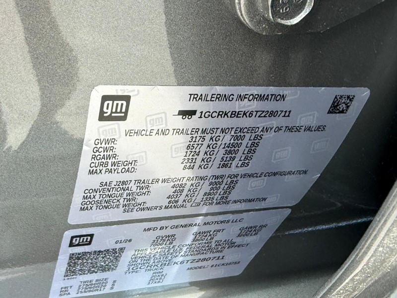 Chevrolet Silverado 1500 Vehicle Full-screen Gallery Image 12