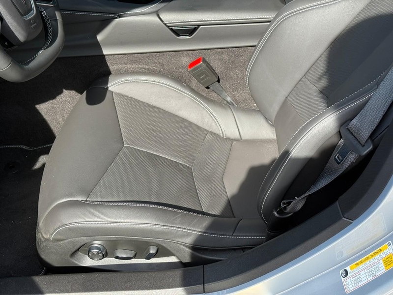 Chevrolet Corvette Vehicle Full-screen Gallery Image 14