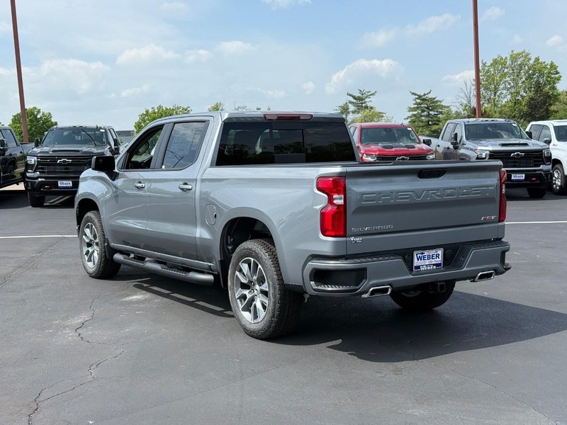 Chevrolet Silverado 1500 Vehicle Full-screen Gallery Image 3