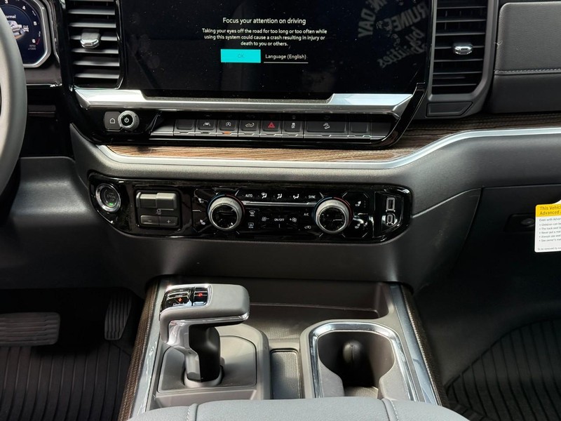 Chevrolet Silverado 1500 Vehicle Full-screen Gallery Image 10