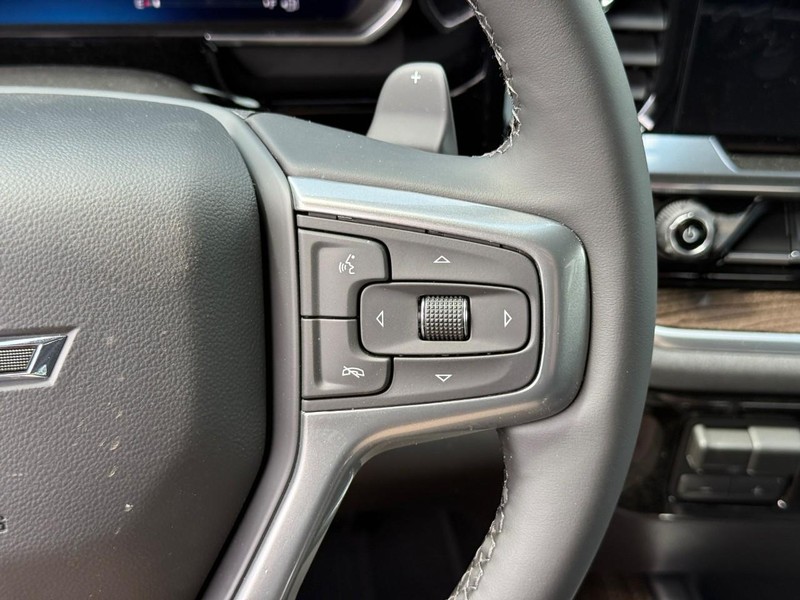 Chevrolet Silverado 1500 Vehicle Full-screen Gallery Image 15