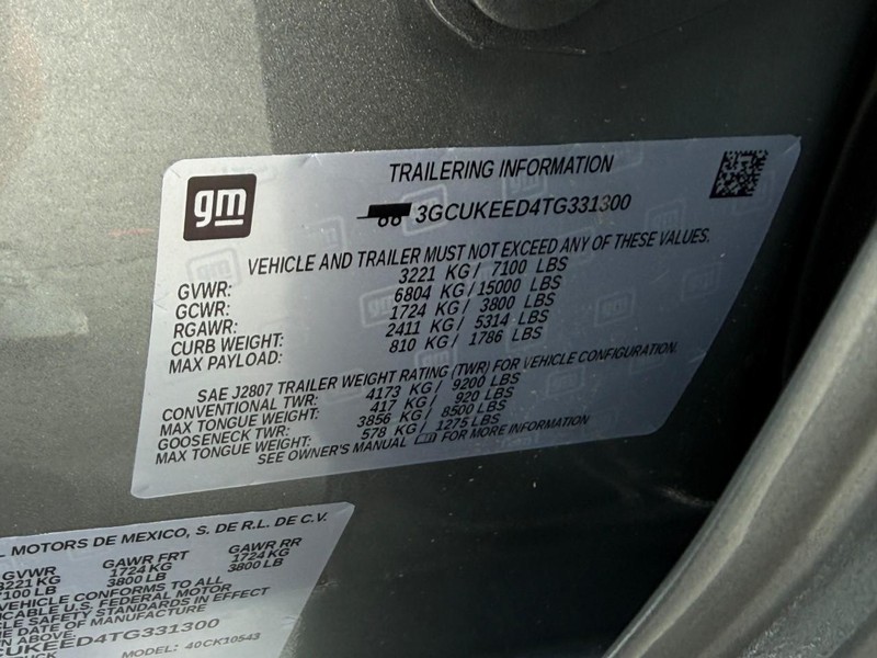 Chevrolet Silverado 1500 Vehicle Full-screen Gallery Image 19