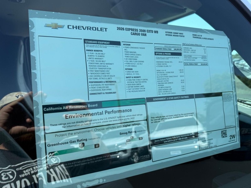 Chevrolet Express Cargo Van Vehicle Full-screen Gallery Image 6