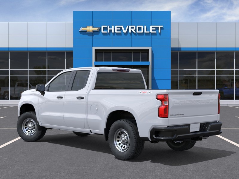 Chevrolet Silverado 1500 Vehicle Full-screen Gallery Image 3