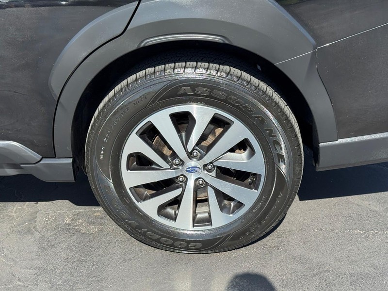 Subaru Outback Vehicle Full-screen Gallery Image 4