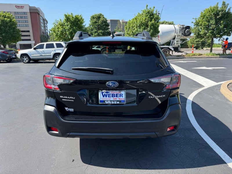 Subaru Outback Vehicle Full-screen Gallery Image 7