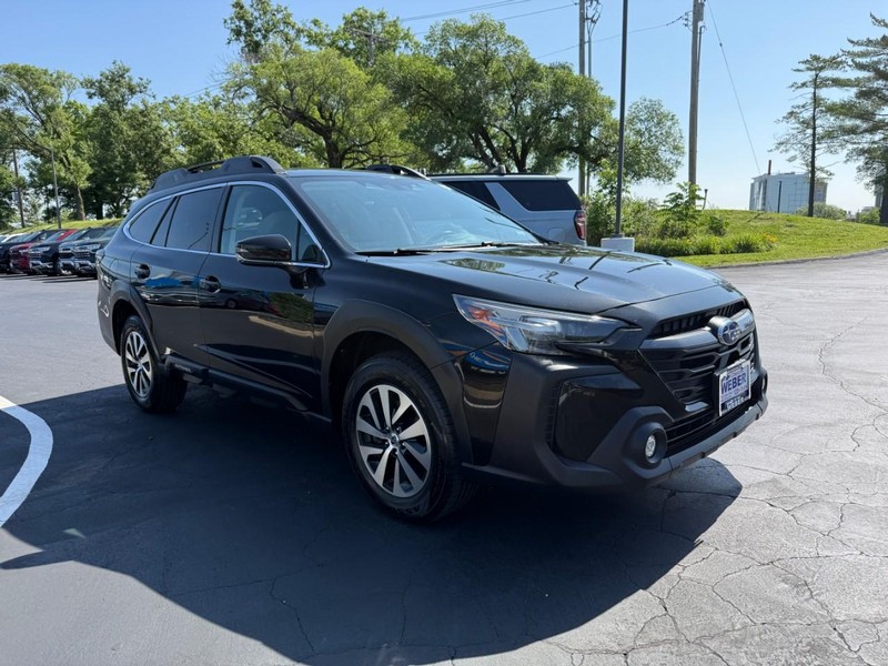 Subaru Outback Vehicle Full-screen Gallery Image 9