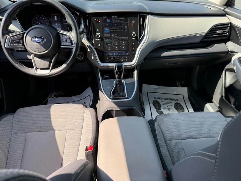 Subaru Outback Vehicle Full-screen Gallery Image 12