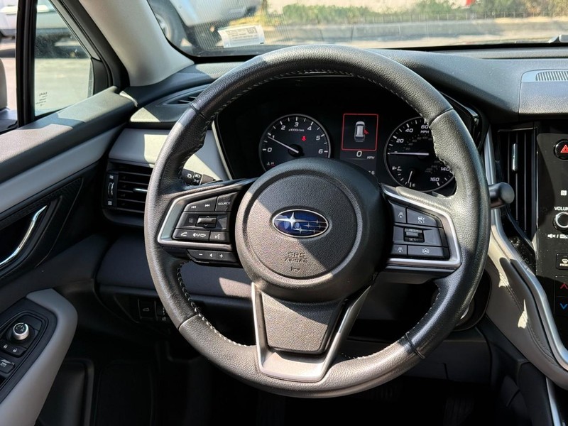 Subaru Outback Vehicle Full-screen Gallery Image 13