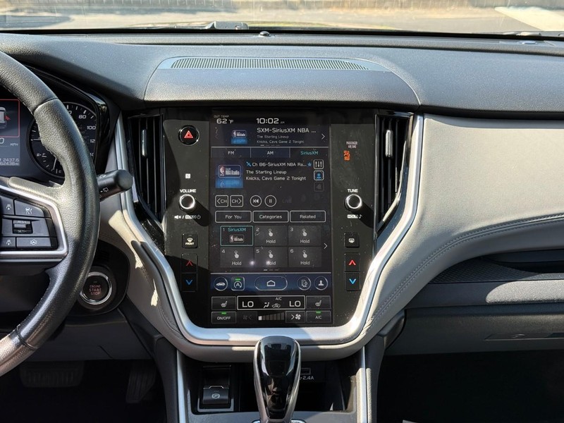 Subaru Outback Vehicle Full-screen Gallery Image 14