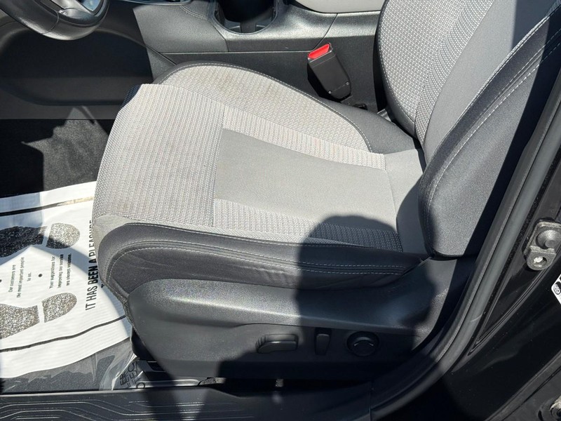 Subaru Outback Vehicle Full-screen Gallery Image 18