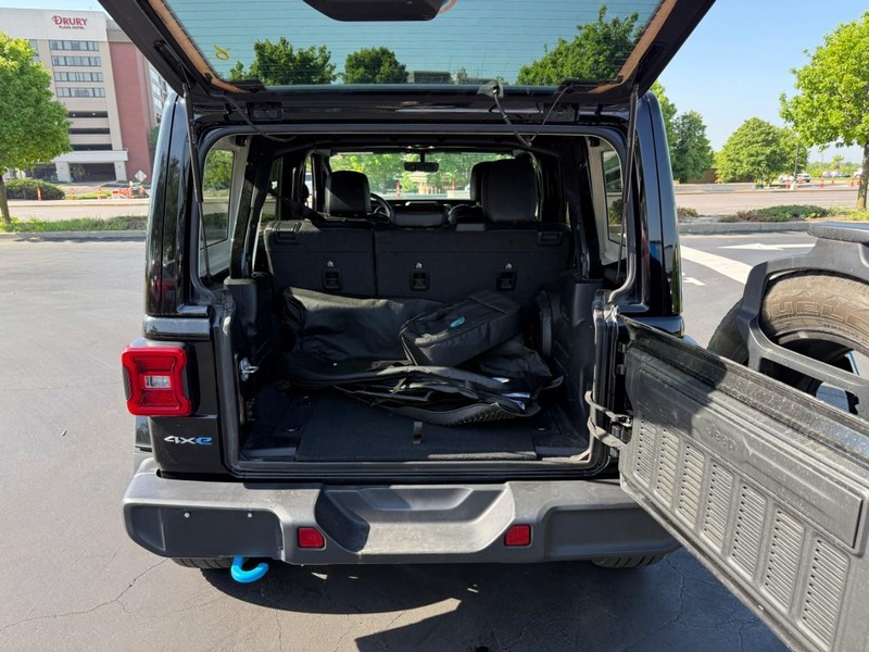 Jeep Wrangler 4xe Vehicle Full-screen Gallery Image 5