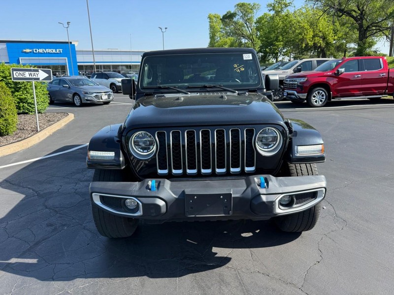 Jeep Wrangler 4xe Vehicle Full-screen Gallery Image 9