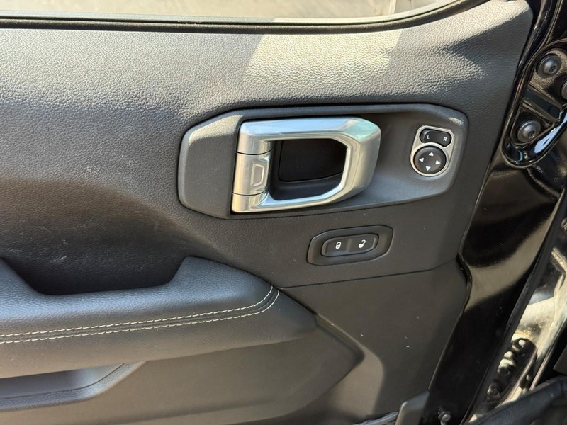 Jeep Wrangler 4xe Vehicle Full-screen Gallery Image 15