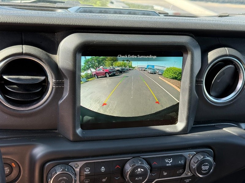 Jeep Wrangler 4xe Vehicle Full-screen Gallery Image 22