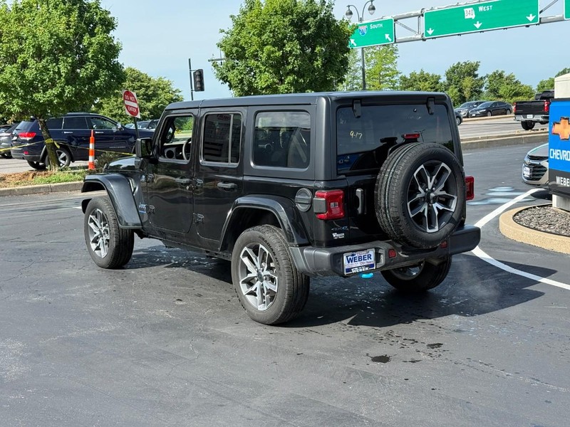 Jeep Wrangler 4xe Vehicle Full-screen Gallery Image 3