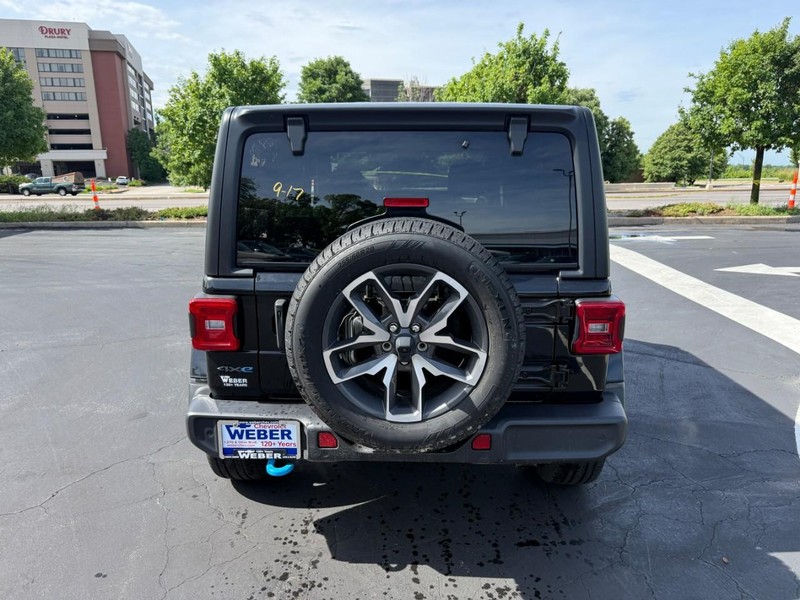 Jeep Wrangler 4xe Vehicle Full-screen Gallery Image 6