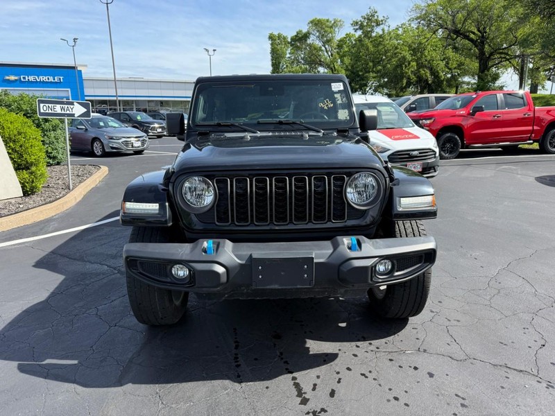 Jeep Wrangler 4xe Vehicle Full-screen Gallery Image 9