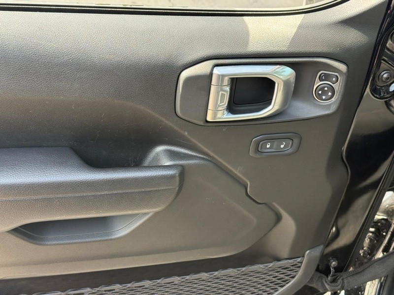 Jeep Wrangler 4xe Vehicle Full-screen Gallery Image 15