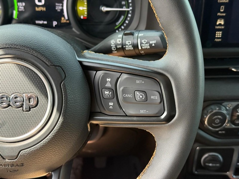 Jeep Wrangler 4xe Vehicle Full-screen Gallery Image 19