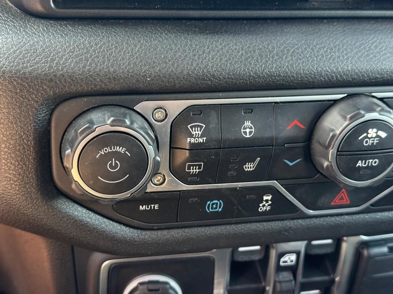 Jeep Wrangler 4xe Vehicle Full-screen Gallery Image 22