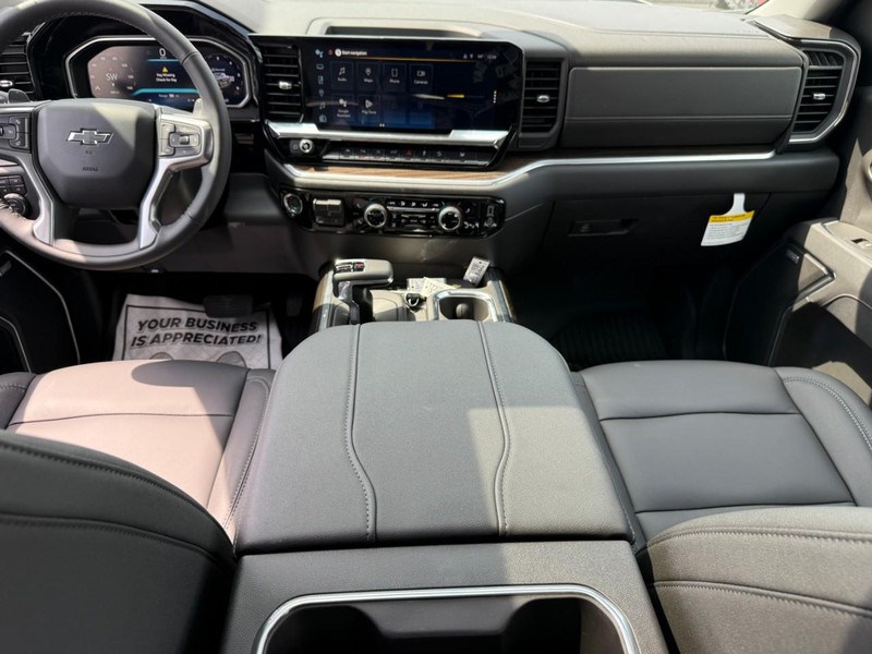 Chevrolet Silverado 1500 Vehicle Full-screen Gallery Image 7