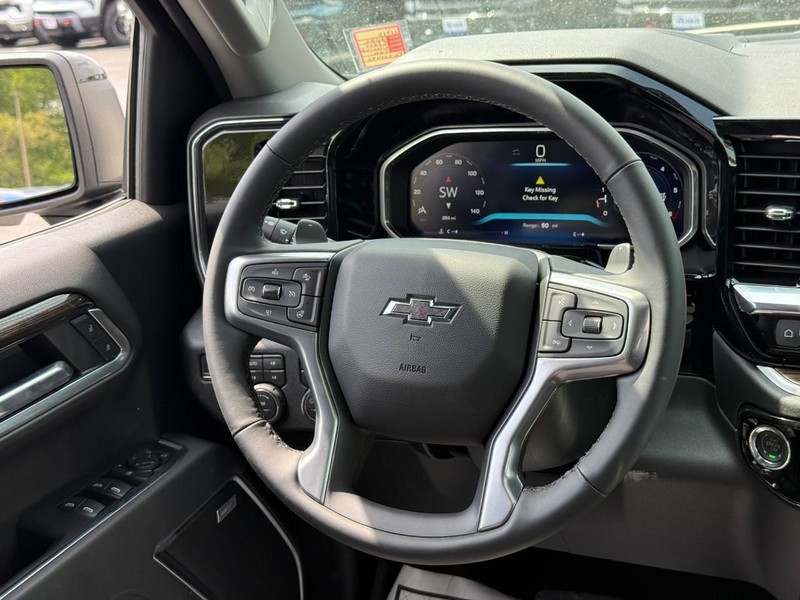 Chevrolet Silverado 1500 Vehicle Full-screen Gallery Image 8