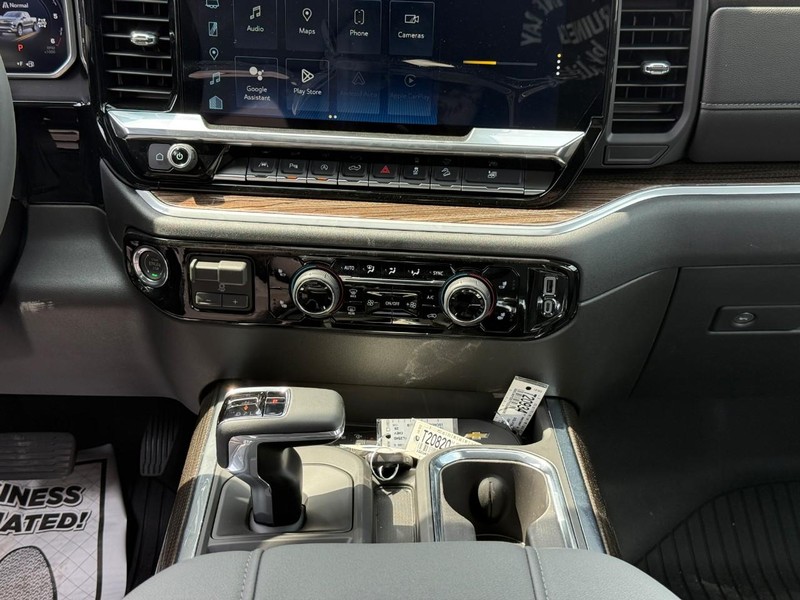 Chevrolet Silverado 1500 Vehicle Full-screen Gallery Image 10