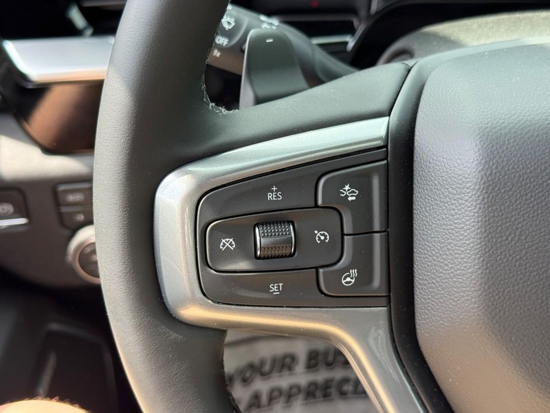 Chevrolet Silverado 1500 Vehicle Full-screen Gallery Image 14