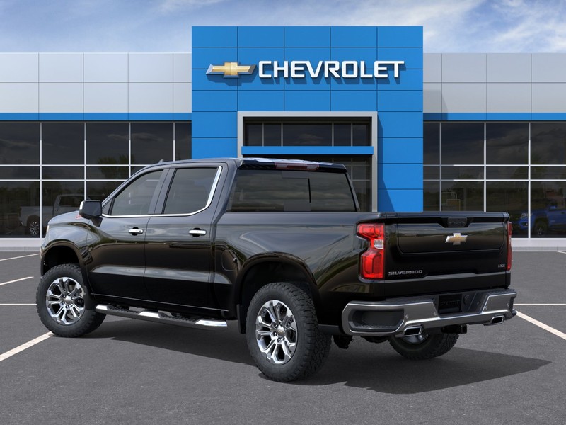 Chevrolet Silverado 1500 Vehicle Full-screen Gallery Image 3