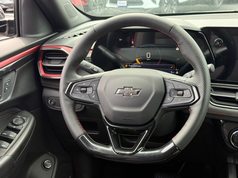 Chevrolet TrailBlazer Vehicle Full-screen Gallery Image 8